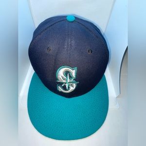 🧢 Hats 3/$30 Vintage New Era Seattle Mariners Fitted Hat size 7 5/8